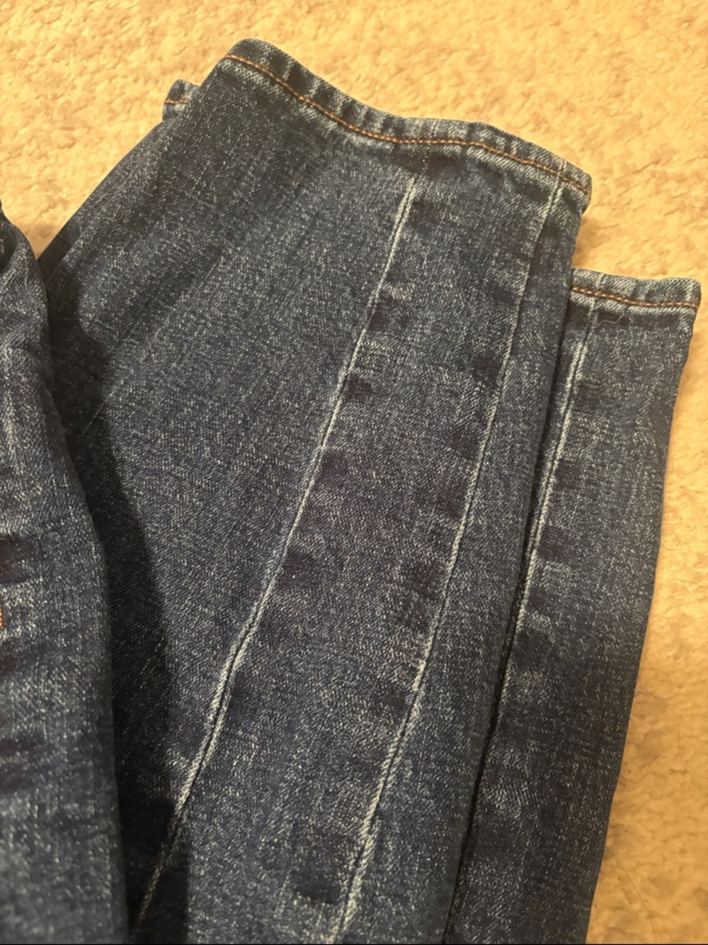 Old navy barrel Leg Jeans dark wash - Picture 2 of 4